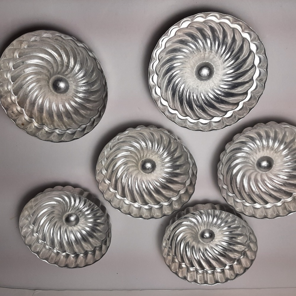 29 Pieces Vintage Aluminum Gelatin Bundt Jello Custard Ring Round Mini Molds - Picture 2 of 10